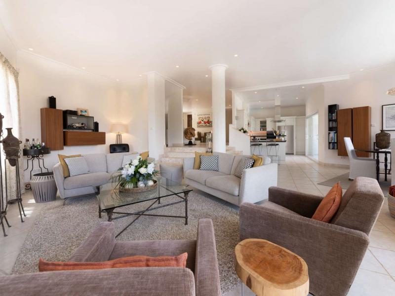 Villa Molton , 