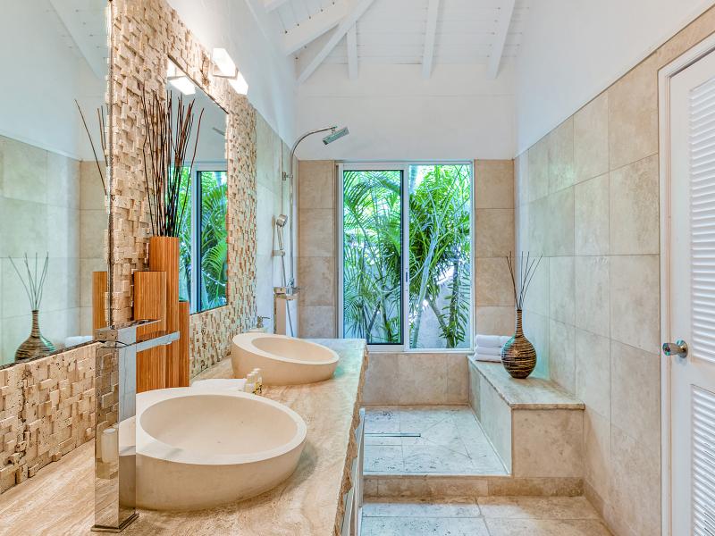 La Pinta , Terres Basses 