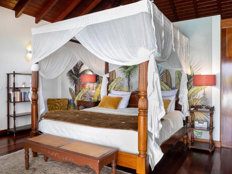 Dream in Blue , Happy Bay 