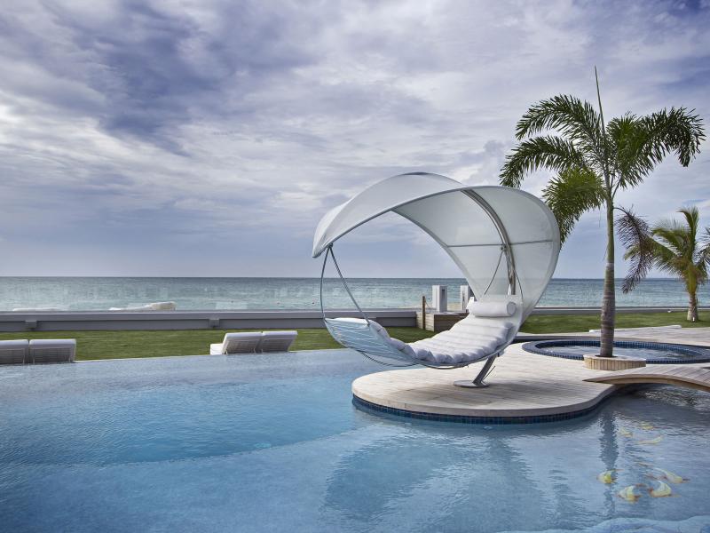 C'est La Vie, Terres Basses , Terres Basses 