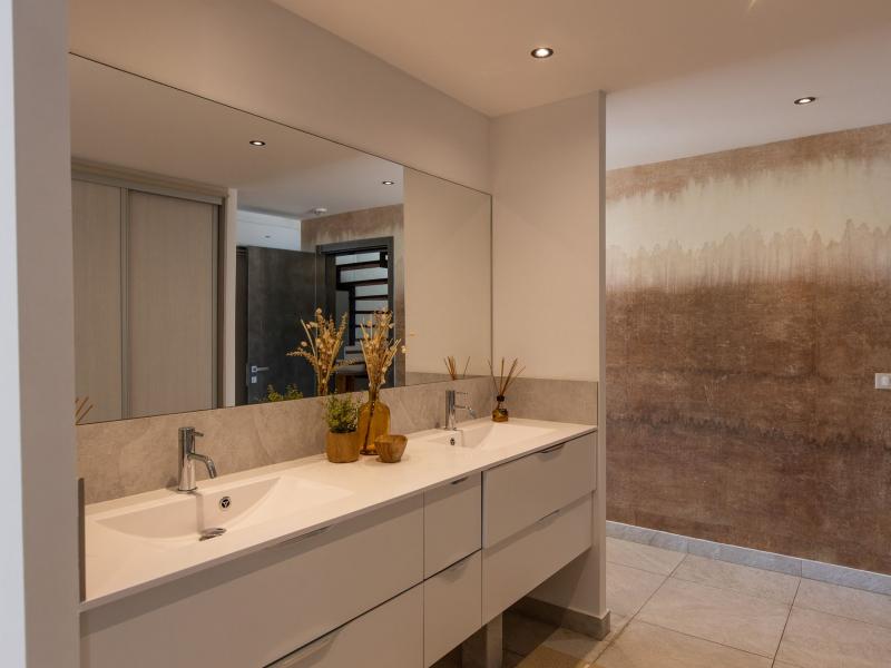 Vogue Art , Orient Bay 