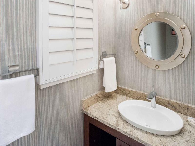 Kaia Kamina , Cayman Kai 