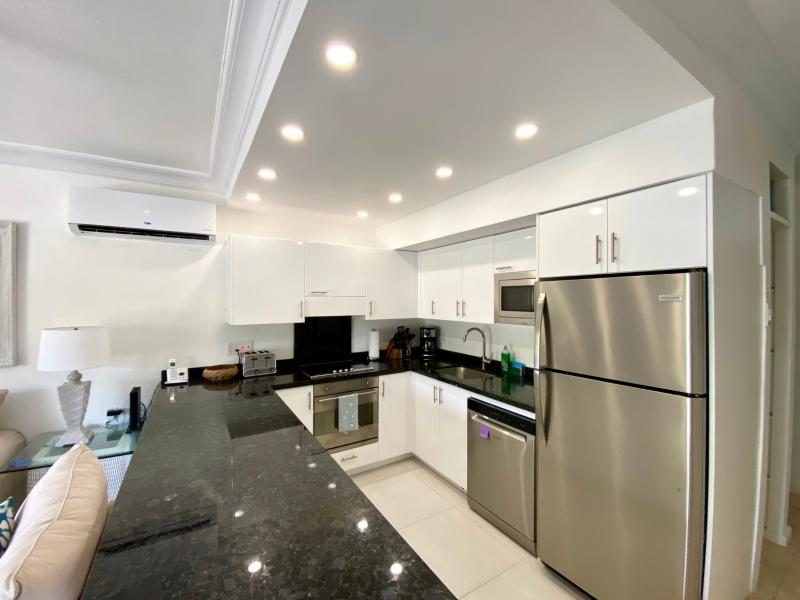 Glitter Bay 107 , Beachfront villas Barbados , Glitter Bay , Porters , St James , West Coast Barbados 