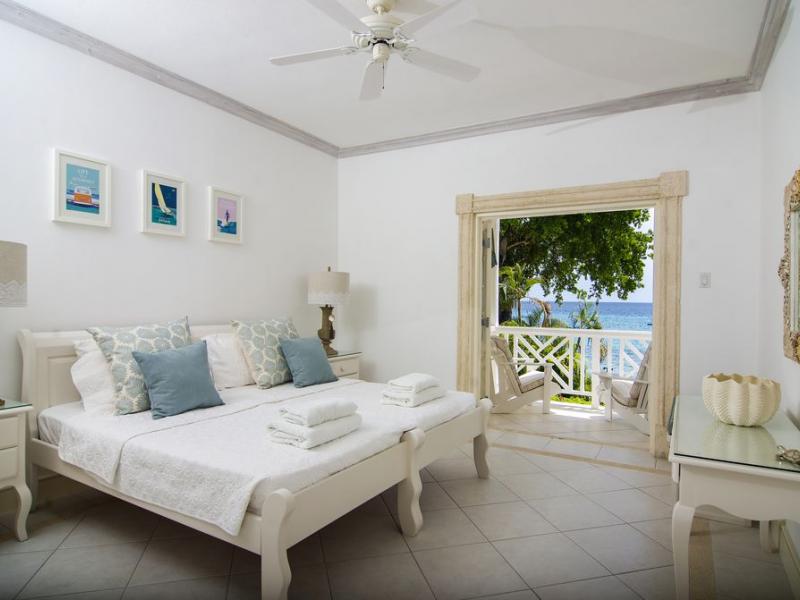 Mahogany Bay - Mahogany Pod , Beachfront villas Barbados , Paynes Bay , St James , West Coast Barbados 