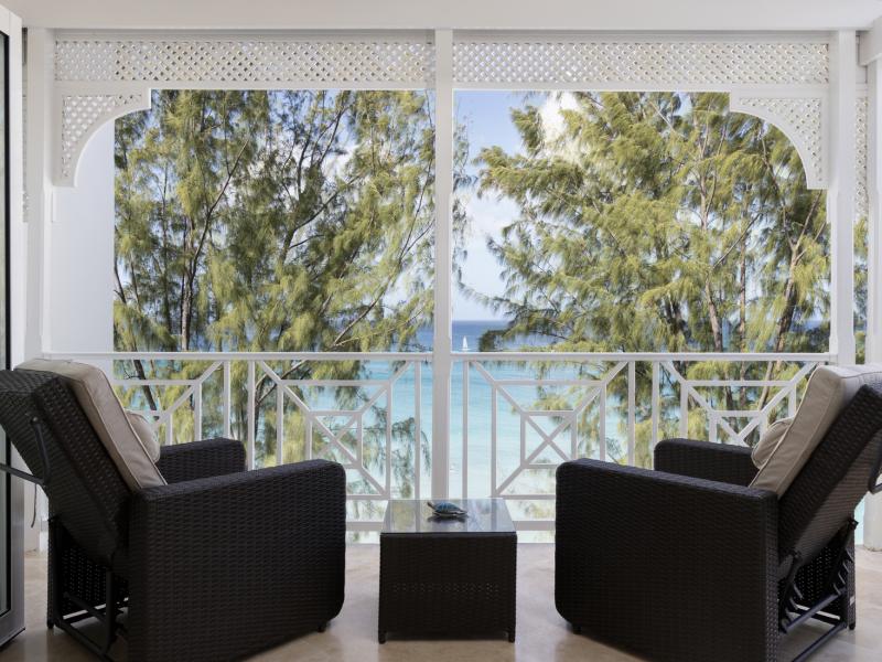 Old Trees 302 - La Mirage Penthouse , Beachfront villas Barbados , Old Trees , Paynes Bay , St James , West Coast Barbados 