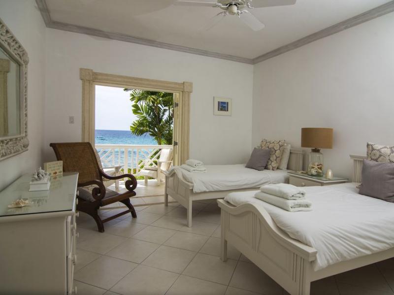 Mahogany Bay - Mahogany Pod , Beachfront villas Barbados , Paynes Bay , St James , West Coast Barbados 