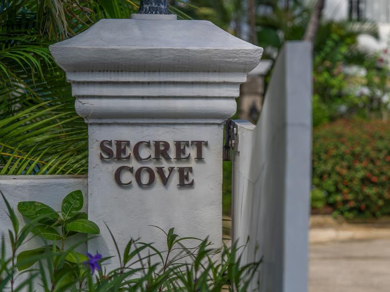 Secret Cove 2 , Beachfront villas Barbados , Paynes Bay , St James , West Coast Barbados 