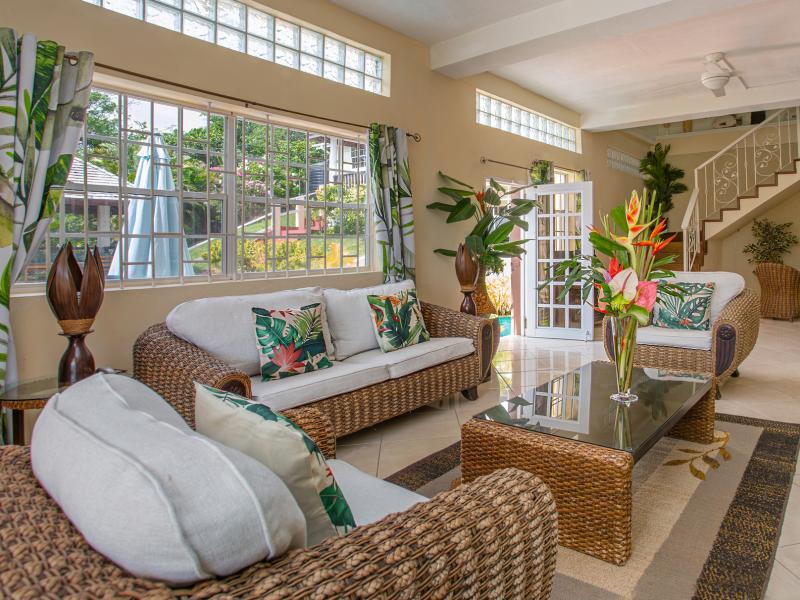 Villa Decaj , Cap Estate 