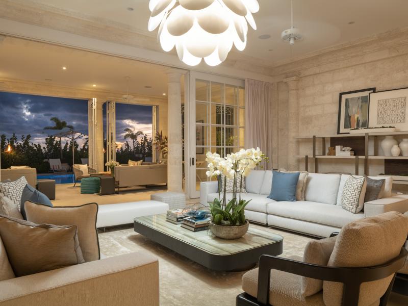 Kiko - Beachfront , Beachfront villas Barbados , Paynes Bay , St James , West Coast Barbados 