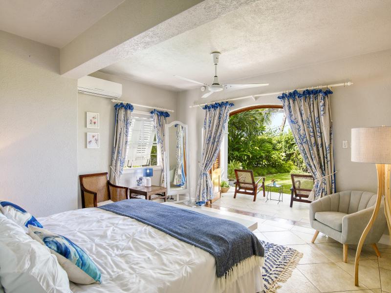 La Paloma - Beachfront , Beachfront villas Barbados , Fitts Village , St James , West Coast Barbados 