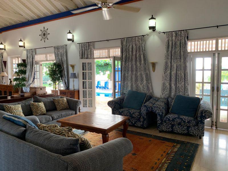 Villa Sapodilla , Mount Irvine 