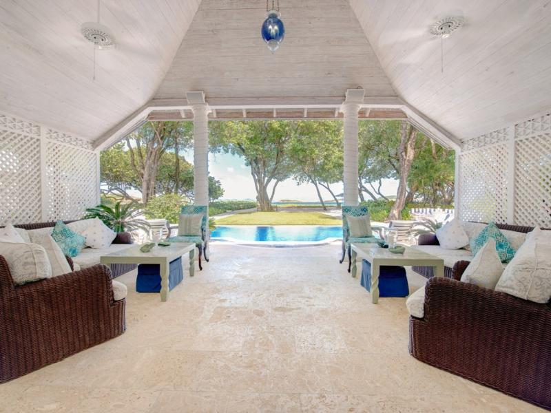 Jacaranda , L'Ansecoy Bay 