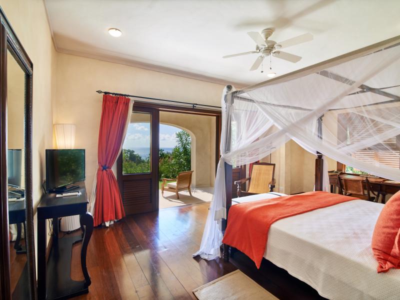 Villamia , Charlstown 