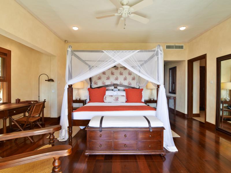 Villamia , Charlstown 