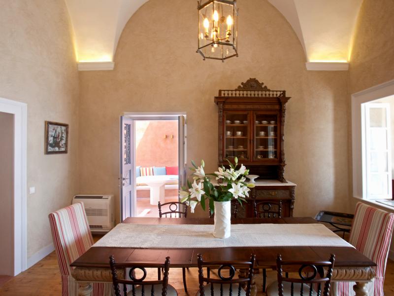 Oia Mansion , Santorini 