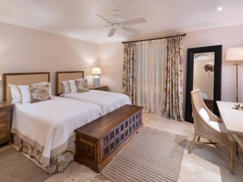 Schooner Bay 203 - Lusca - Beachfront , Beachfront villas Barbados , Schooner Bay , Speightstown , St Peter , West Coast Barbados 