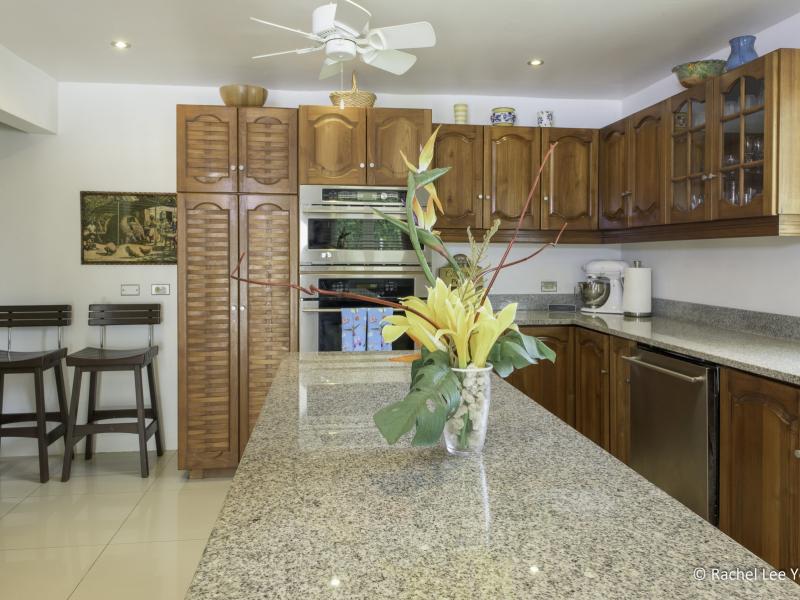 Villa Bimiti , Mount Irvine 