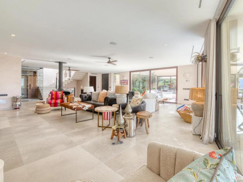 Villa Clara , Portals 