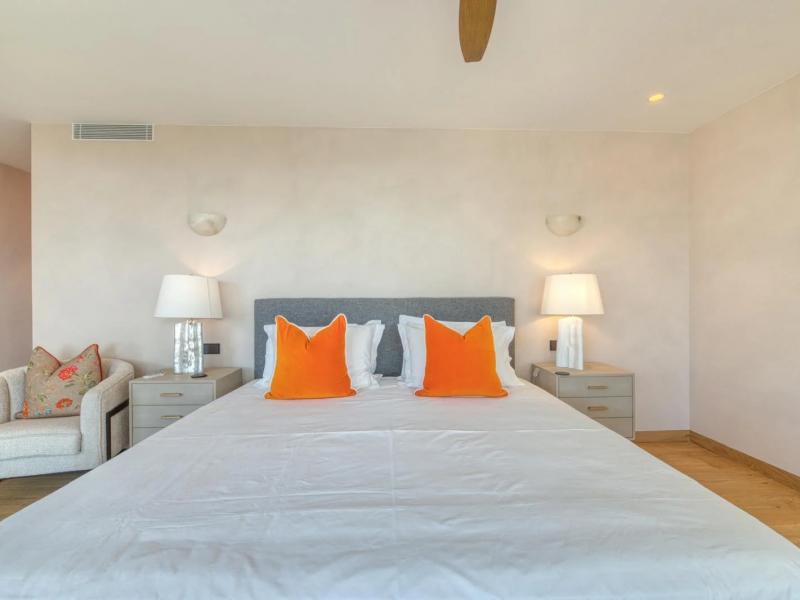 Villa Clara , Portals 