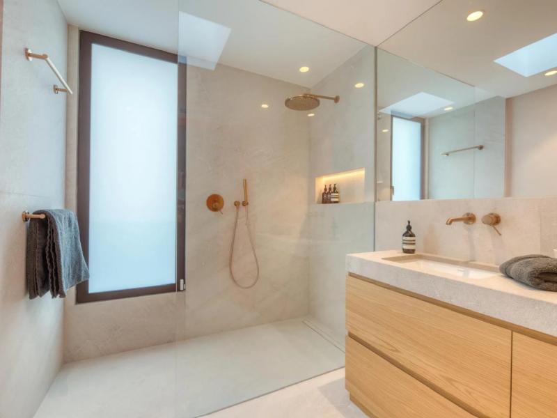 Villa Clara , Portals 