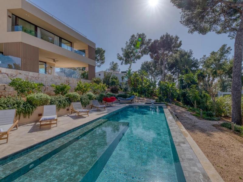 Villa Clara , Portals 