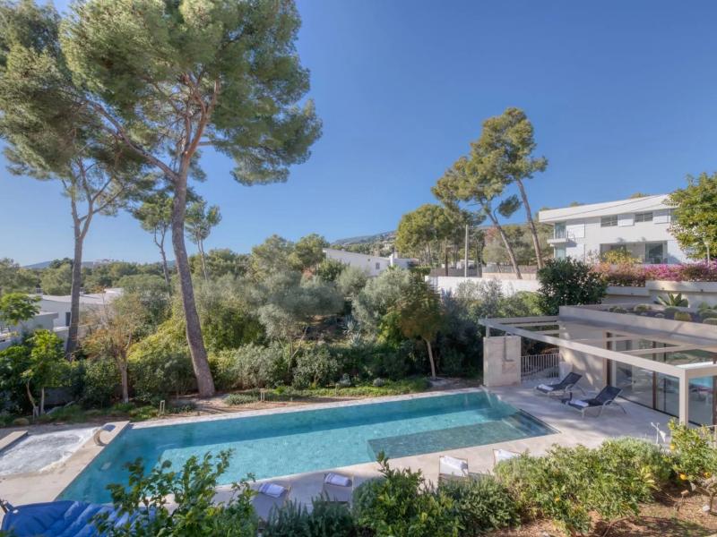 Villa Clara , Portals 