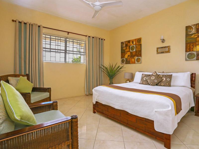 Villa Decaj , Cap Estate 