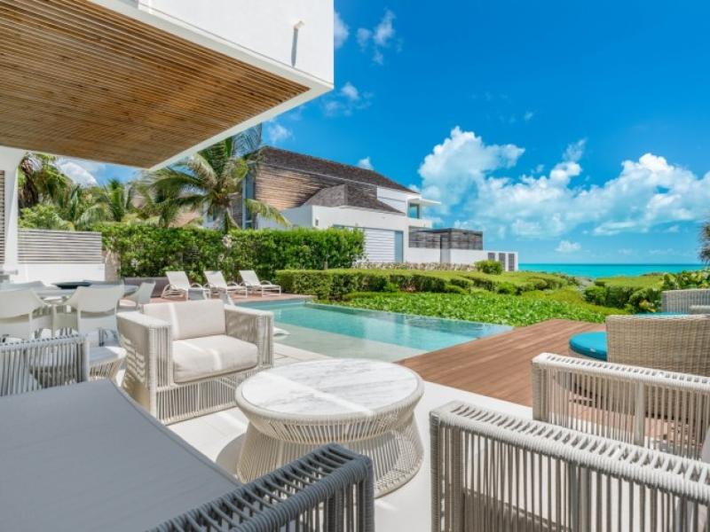 Villa Hyperion , Long Bay 