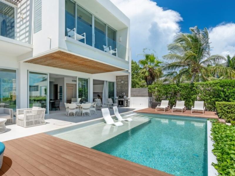 Villa Hyperion , Long Bay 