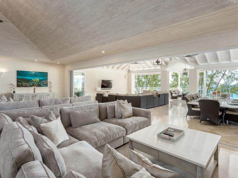 Old Trees 302 - La Mirage Penthouse , Beachfront villas Barbados , Old Trees , Paynes Bay , St James , West Coast Barbados 