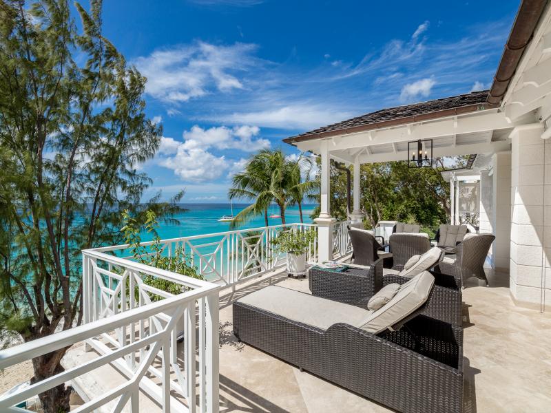 Old Trees 302 - La Mirage Penthouse , Beachfront villas Barbados , Old Trees , Paynes Bay , St James , West Coast Barbados 