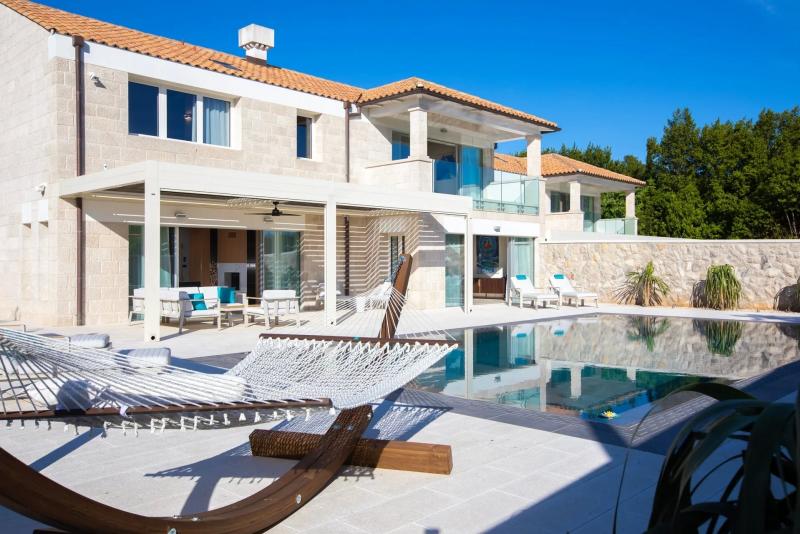 Villa Eos