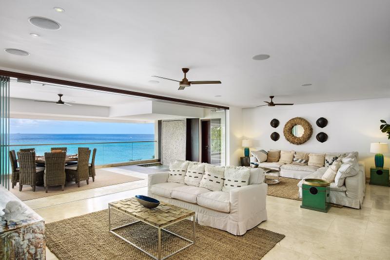 Portico 3 - Beachfront Portico 3 - Beachfront