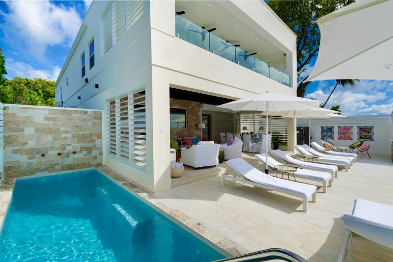 Solaris Beach House - Beachfront Solaris Beach House - Beachfront