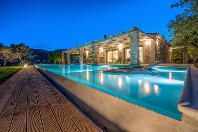Artina Villa Artina Villa