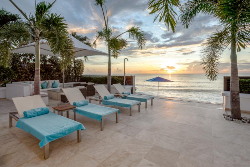 Dolphin Beach House - beachfront Dolphin Beach House - beachfront