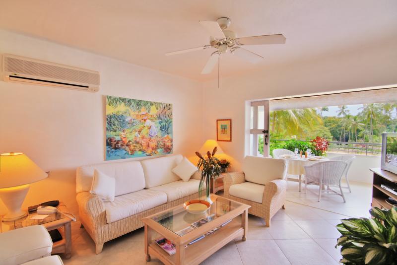 Glitter Bay 412 Glitter Bay 412